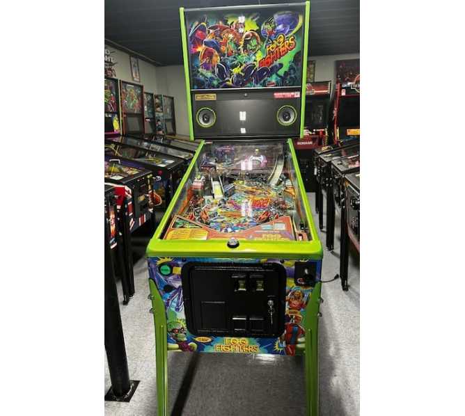 STERN FOO FIGHTERS LE Pinball Machine for sale 