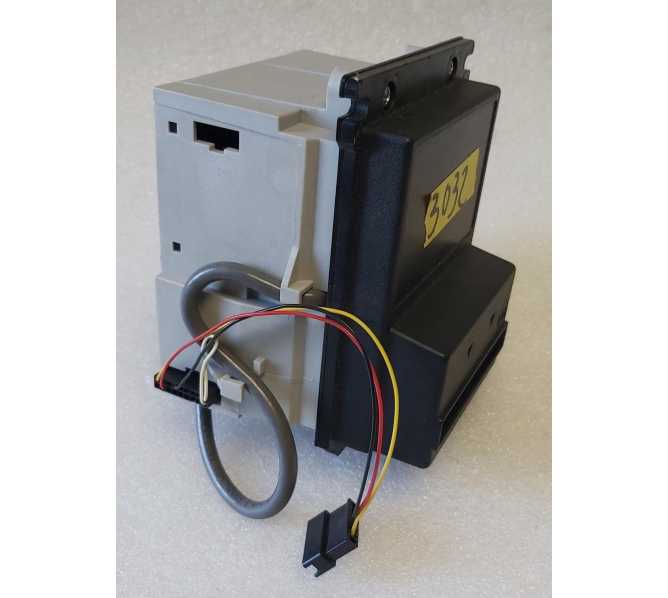 PYRAMID TECHNOLOGIES APEX Series 5000 Model #APEX-5600-SN1-USA Bill Acceptor - $1s & $5s (3032)
