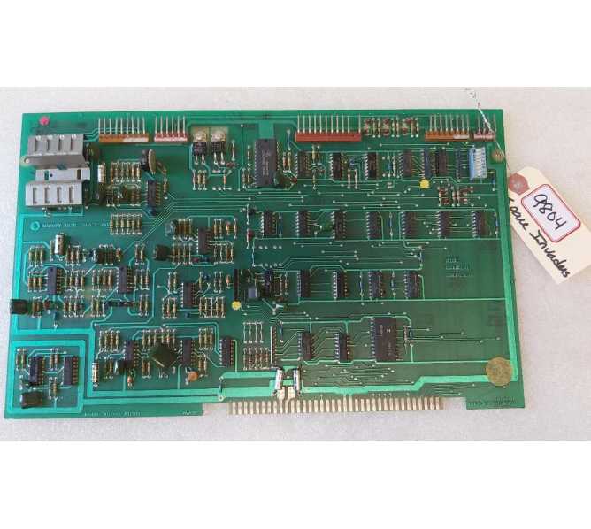 TAITO SPACE INVADERS Arcade Game Board #A080-90700-A000 (9804) 