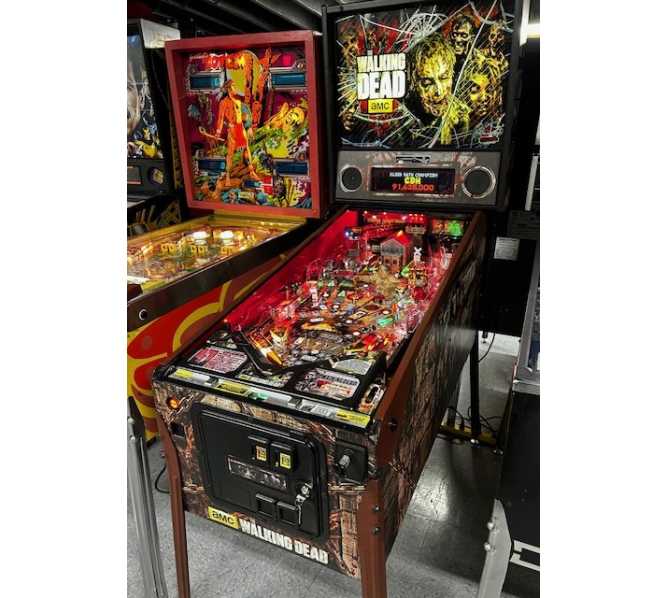 STERN THE WALKING DEAD LE Pinball Machine for sale 