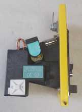 BENCHMARK MONSTER DROP Game ELECTRONIC ROLL-DOWN COIN ACCEPTOR w REJECT LEVER (2285)