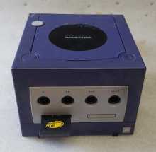 NINTENDO GAMECUBE SYSTEM with MEMORY CARD #DOL-001 USA (8726) 